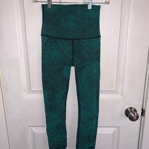 Lululemon Wunder Under Crop